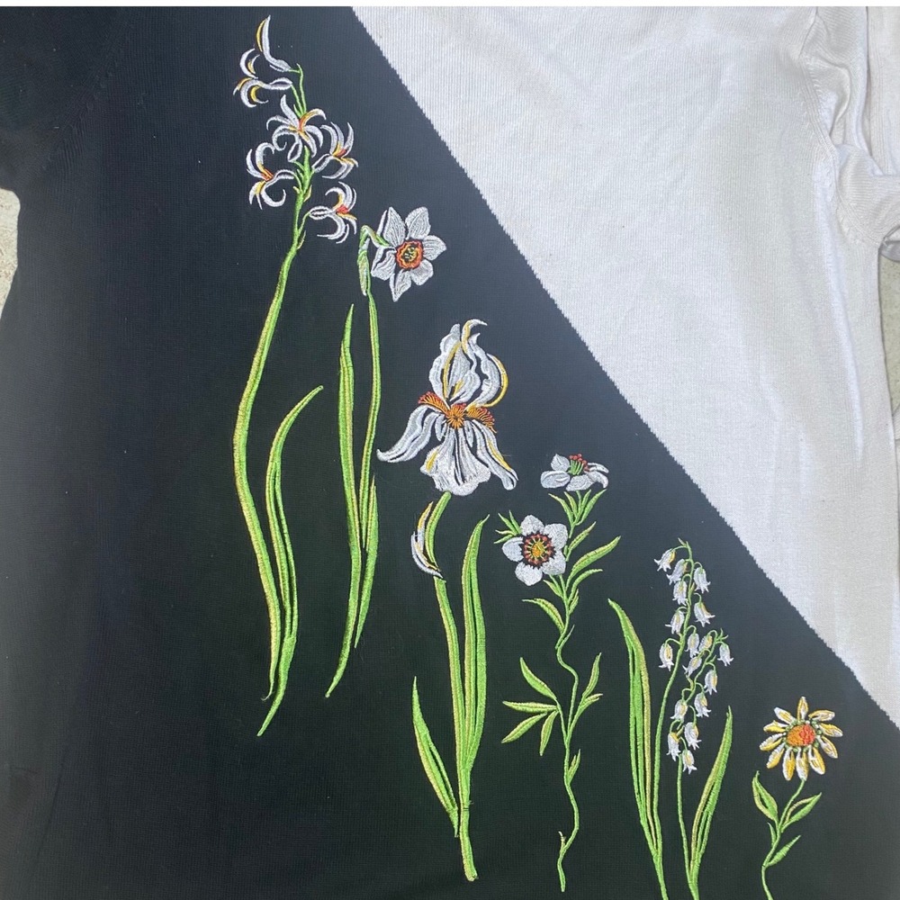 Bob Mackie Wearable Art Floral Embroidered Colorblock Sweater Black White - Picture 3 of 7